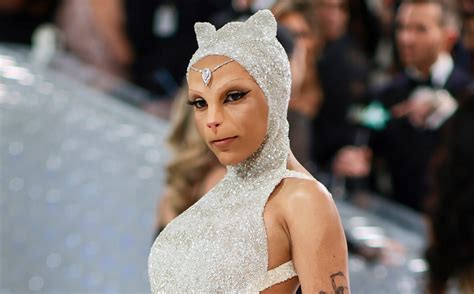 Met Gala: Doja Cat Dressing as Karl Lagerfeld’s Pet Sparks Mixed Reactions - Parade ...