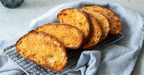 Sizzler Cheese Toast - Easy, cheesy, crunchy! - Sugar Salt Magic