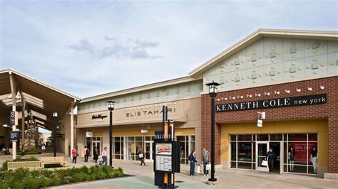 Chicago Premium Outlets | Shopping in Suburbs, Chicago