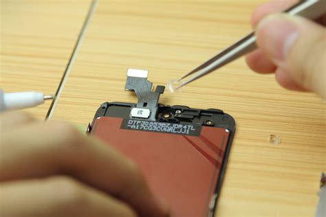 Apple iPhone 5s Screen Replacement and Removal | MyFixGuide.com