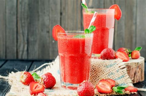 7 Benefits Of Strawberry Juice + Recipes | Strawberry juice, Strawberry ...