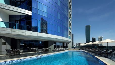 Radisson Blu Hotel, Dubai Waterfront - Outdoor Pool