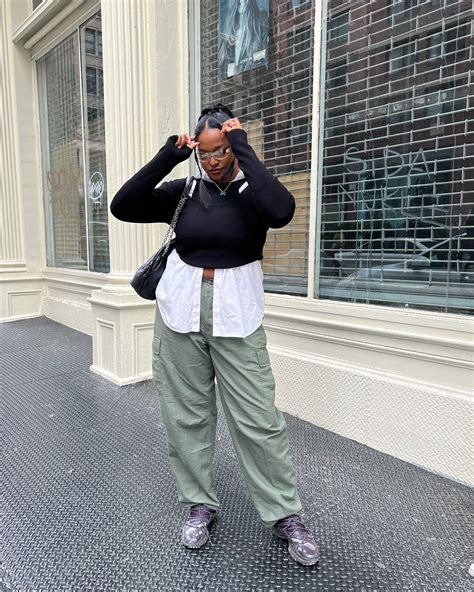 7 Cargo Pants Outfits the Fashion Set Is Wearing on Repeat | Who What Wear