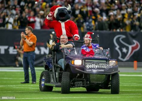 Texans Mascot Toro Photos and Premium High Res Pictures - Getty Images