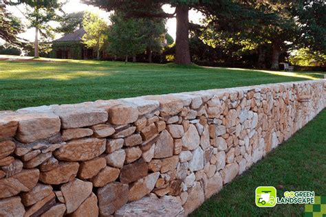 3 Types of Stone Retaining Walls Most Suitable For Your Garden ...