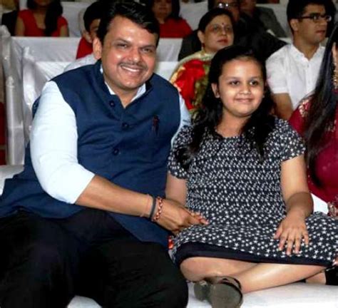 Devendra Fadnavis Age, Caste, Wife, Children, Family, Biography ...