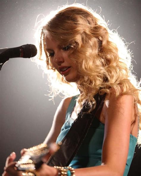 9 Struggles Faced By Taylor Swift, Top Female Artist - Gluwee