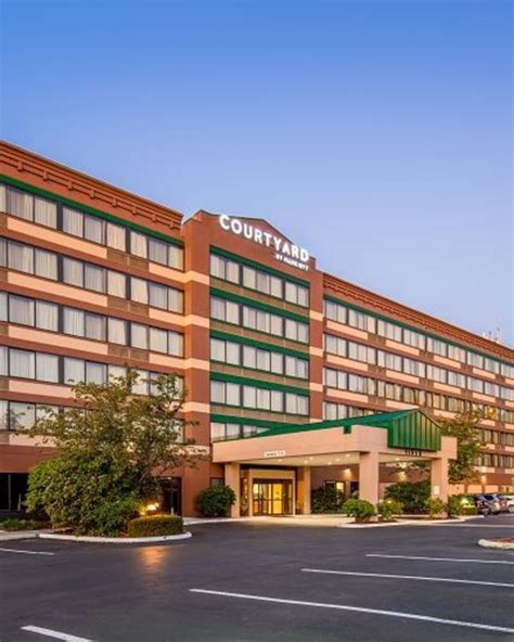 Courtyard by Marriott Portland Airport | The Official Guide to Portland