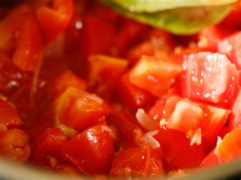 Tomato Soup Recipe (Homemade & Easy)