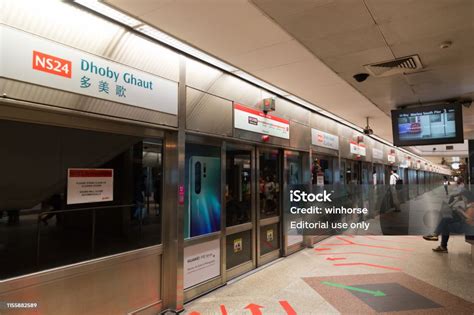 Dhoby Ghaut Mrt Station In Singapore Stock Photo - Download Image Now - 2019, Arrival, Arrival ...