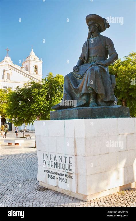 Statue of Prince Henry the Navigator in Lagos, Algarve, Portugal Stock Photo - Alamy