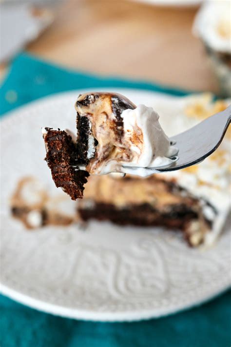 The Ultimate Brownie Sundae Pie - CPA: Certified Pastry Aficionado