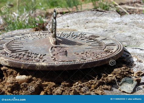 Old Sundial in Country Garden Stock Image - Image of object, bronze ...