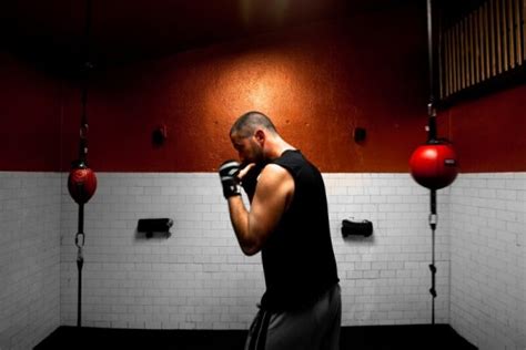 Shadow Boxing Workout Tips [How to Shadow Box] ⋆ MMA Revolution