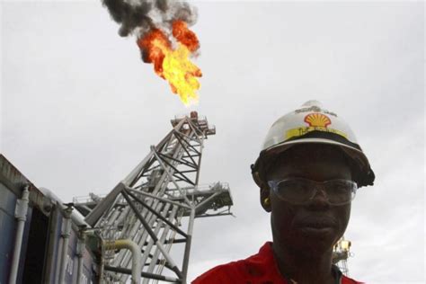 Revenues from Nigeria oil sales decline sharpy - official