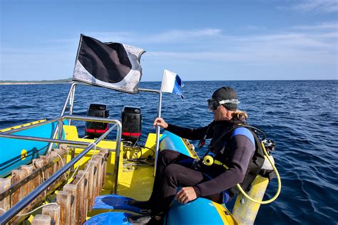 Dive Boat Training | Instructors | IYT Worldwide