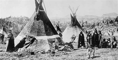 Indians - Learn how Indians affected Pioneers on their Oregon Trail journey