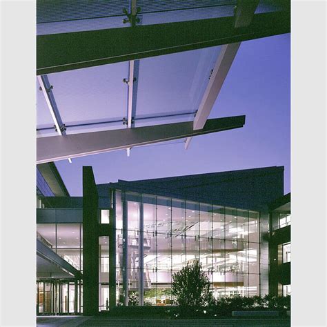 W.W. Grainger Headquarters | W&W Glass, LLC