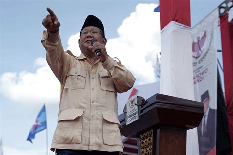 After Two Defeats, Prabowo Still Aims for Indonesia Presidency - Bloomberg