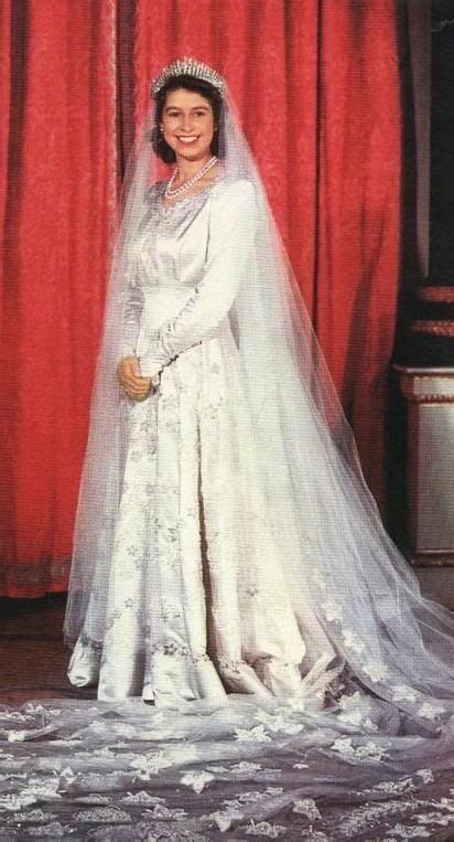 GoodQueenLilibet — Favorite Outfits of Queen Elizabeth II Spam | Vestidos de boda real, Boda de ...