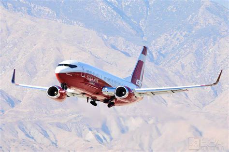 The first drops from the 737 air tanker - Fire Aviation