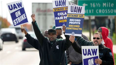 UAW and Stellantis reach tentative contract agreement - ABC News