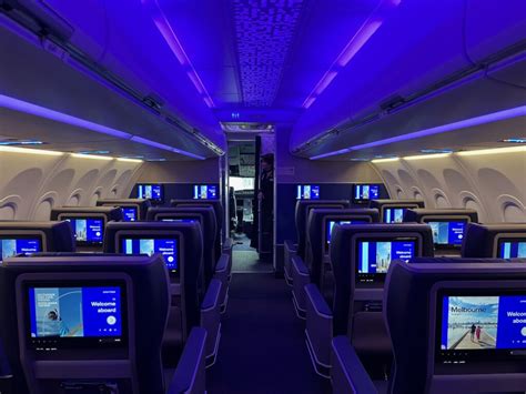 Review: United Airlines A321neo Economy Class (Inaugural Flight) - Live ...