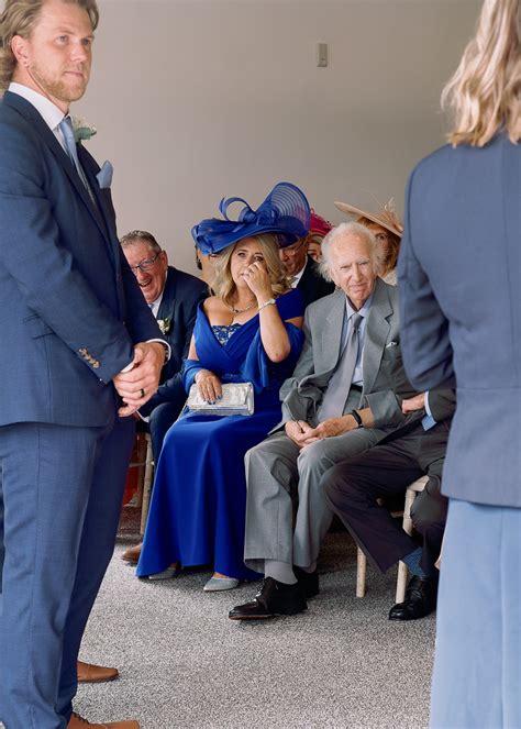 Llanerch Vineyard Wedding | Zelda Rhiannon Photography