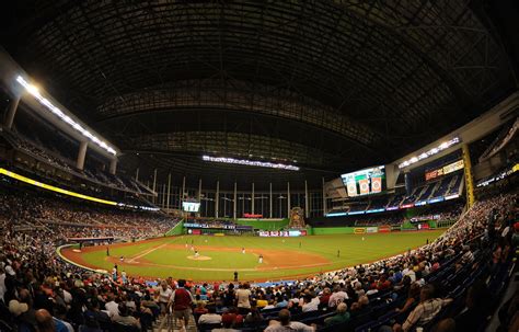 Wrigley Field renovation could be rare win-win deal for team, city ...