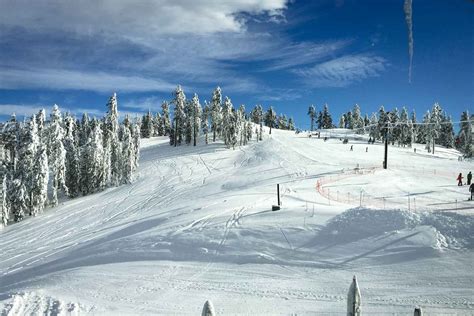 13 Ski Areas & Ski Resorts in Oregon For Winter Fun