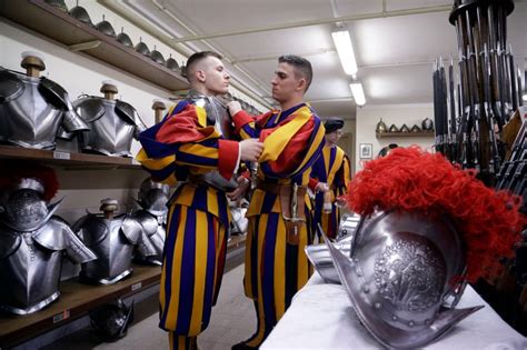 Swiss Guard recruits prep for annual swearing-in ceremony at the Vatican | New York Post