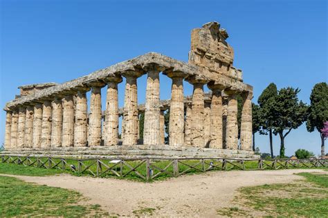 Visiting the Greek temples of Paestum in Italy