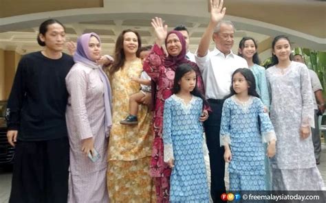 Muhyiddin Yassin Family Tree : Malaysians Must Know the TRUTH: An ...