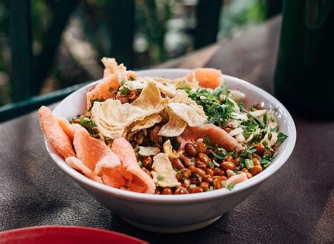 Bubur Ayam Recipe : Indonesia’s Savory Chicken Porridge - RecipeGuru