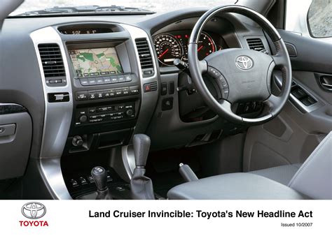 Land Cruiser Invincible Interior (2003 - 2009) - Toyota Media Site