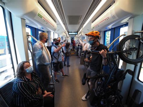 Sound Transit debuts spacious new Siemens S700 light rail vehicles in ...