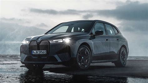 In Pics: BMW iX M60 electric SUV debuts with 610 hp power, 450 km range ...