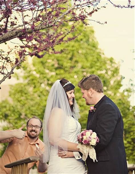 Wedding Photobombs - 40 Pics