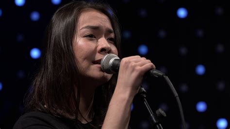 Mitski - Geyser (Live on KEXP) - YouTube