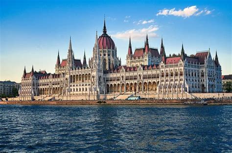 10 Great Hungarian Parliament Building Facts