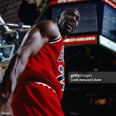 Michael Jordan 1996 Finals Photos and Premium High Res Pictures - Getty ...