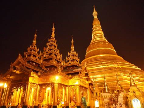 Shwedagon Pagoda in Yangon (Myanmar 2013) | OLYMPUS DIGITAL … | Flickr