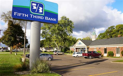 Fifth Third Bank 2nd Quarter Numbers Surpass Wall Street Expectations | Moody on the Market