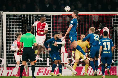 Intense duel between Ajax and PSV ends in a draw