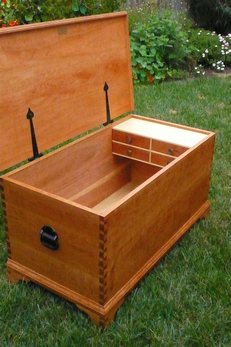 Hope chest - FineWoodworking