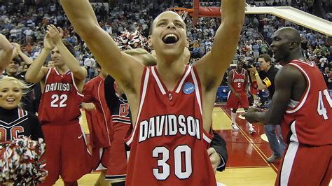 Davidson to retire Stephen Curry's No. 30 jersey in August | Yardbarker