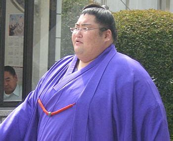 Japanese Sumo wrestler Yamamotoyama to enter 'Bigg Boss'