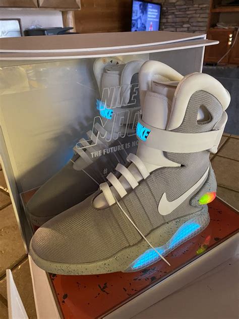 Nike Air Mag Marty Mcfly 2016 self lace brand new size 9 for Sale in Beaumont, CA - OfferUp