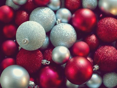 Christmas Ornaments Wallpaper - WallpaperSafari