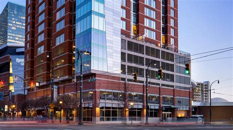 Modern Hotel in Uptown Charlotte | Hyatt House Charlotte City Center